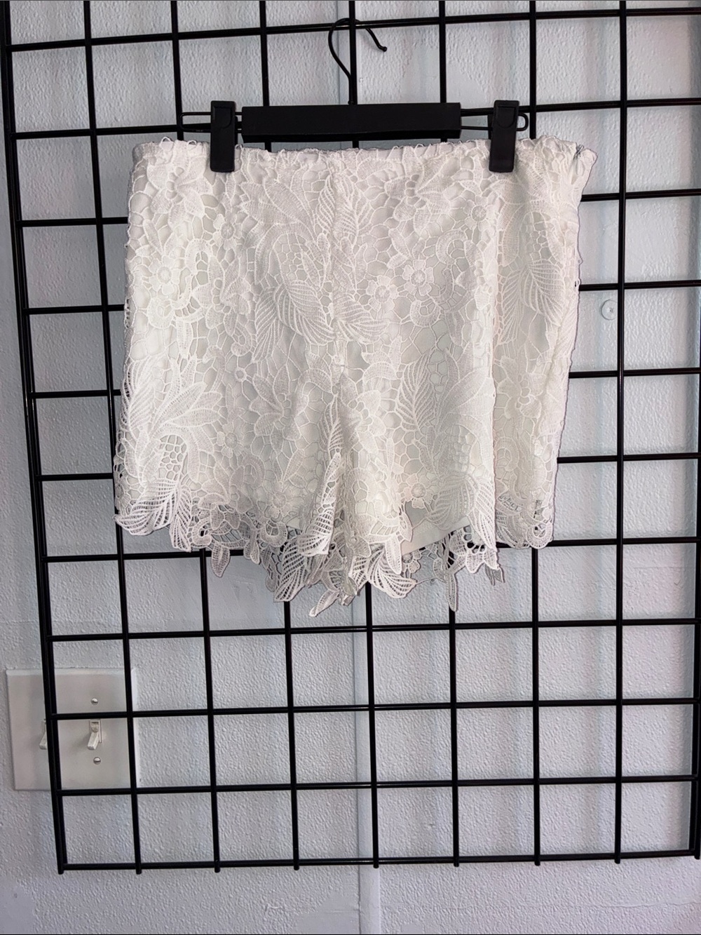 White Floral Lace Women's Skort with Scalloped Hem